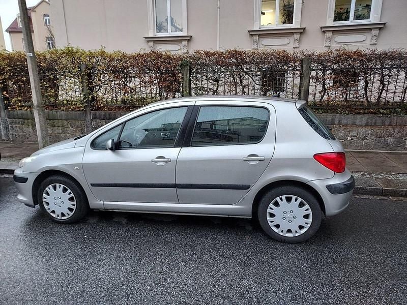 Grau Gebraucht 2005 Peugeot 307 Kombi | 1.900 € (Guter Preis) - Bild 1/4