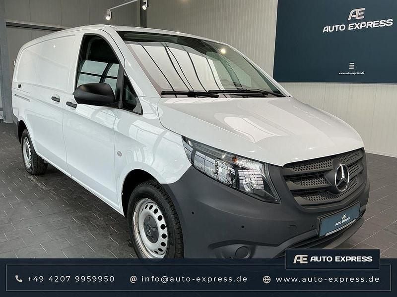 Weiß Gebraucht 2023 Mercedes Vito Van / Kleinbus | 27.965 € (Superpreis) - Bild 1/4