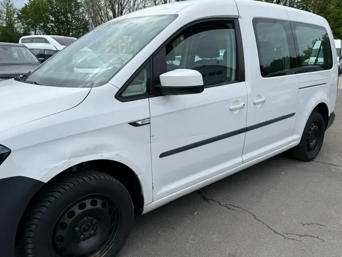 Gebraucht VW Caddy Maxi Trendline 102 PS (75 kW) 2015 Weiß Van / Kleinbus