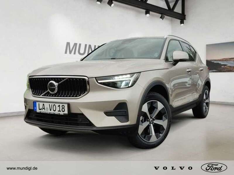 Bright dusk / metallic Gebraucht 2023 Volvo XC40 Core SUV | 36.320 € (Fairer Preis) - Bild 1/3