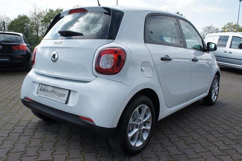 Gebraucht Smart ForFour Electric Drive 60 kW (82 PS) 2018 Weiß Limousine