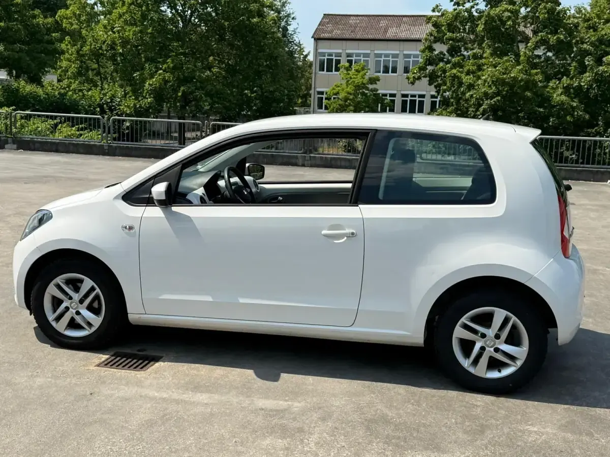 Gebraucht Seat Mii 75 PS (55 kW) 2013 Weiß Kleinwagen
