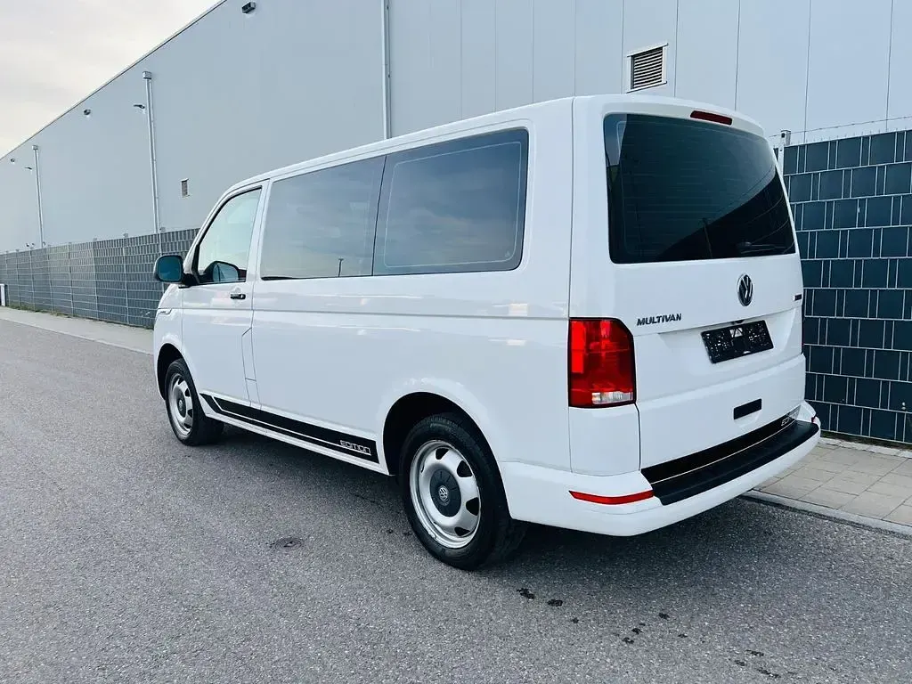 Second-hand VW Multivan 150 CP (110 kW) 2021 Alb Monovolum