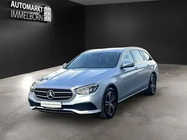 Gebraucht Mercedes E220 220 PS (161 kW) 2022 Silber Limousine
