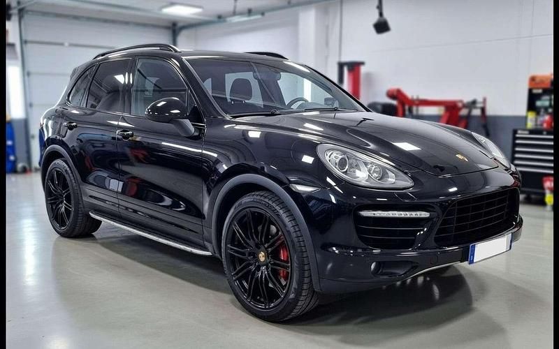 Schwarz Gebraucht 2012 Porsche Cayenne Turbo SUV | 29.800 € (Fairer Preis) - Bild 1/4