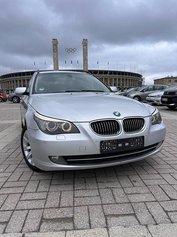 Gebraucht BMW 530 193 PS (141 kW) 2007 Andere farben Kombi