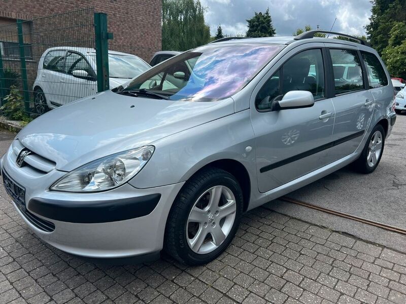 Grau Gebraucht 2003 Peugeot 307 Kombi | 3.599 € (Fairer Preis) - Bild 1/4