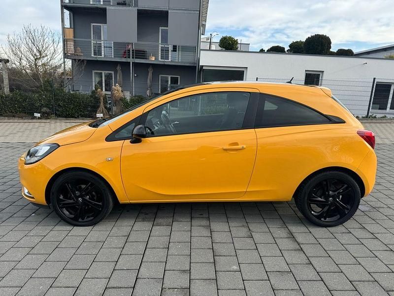 Gebraucht Opel Corsa Color Edition 90 PS (66 kW) 2016 Orange Kleinwagen