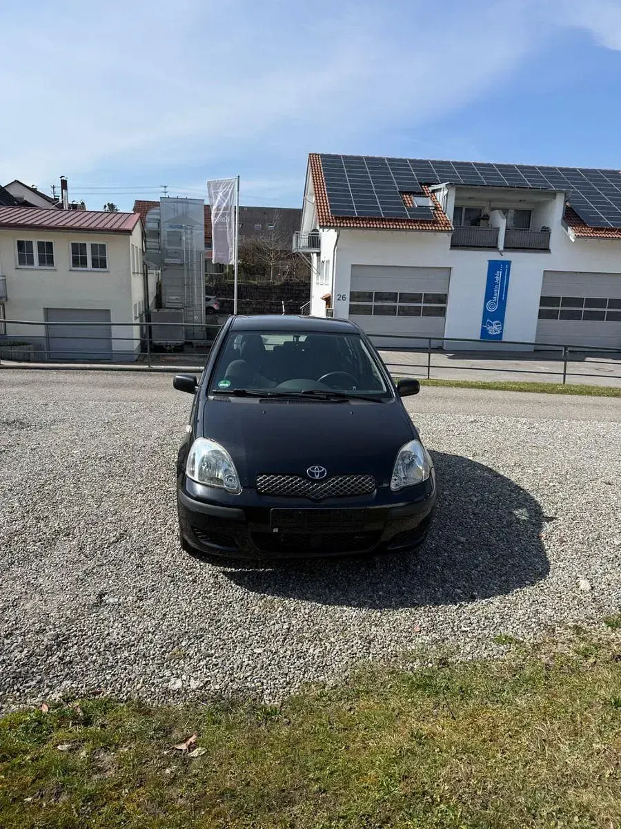 Gebraucht Toyota Yaris 65 PS (47 kW) 2003 Schwarz Limousine