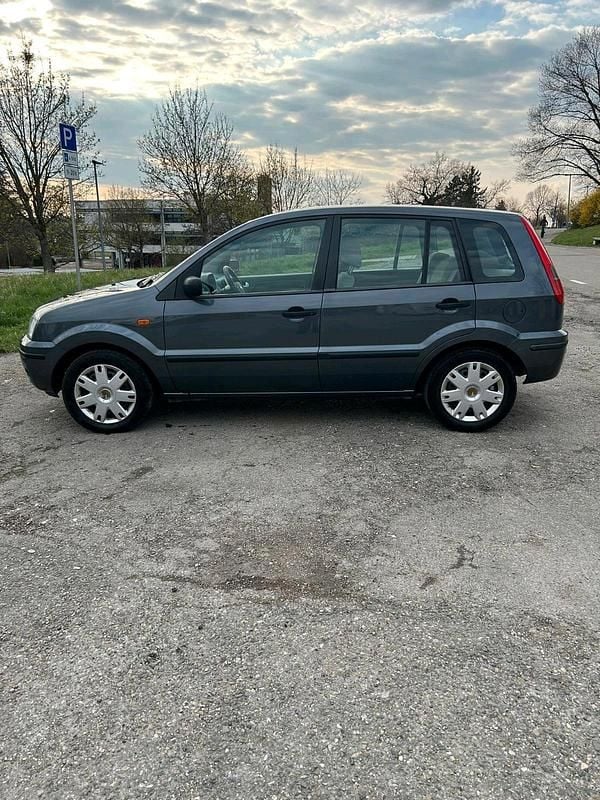 Gebraucht Ford Fusion 100 PS (73 kW) 2005 Grau Kleinwagen