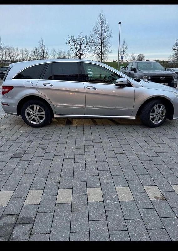 Gebraucht Mercedes R350 265 PS (194 kW) 2011 Silber Van / Kleinbus