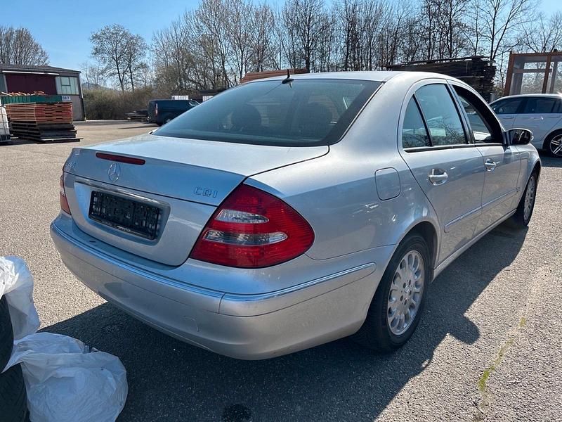 Brugt Mercedes E280 Elegance 2005 Sølv Sedan