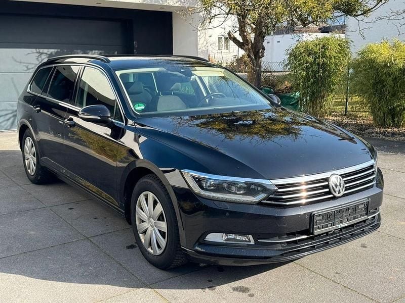 Gebraucht VW Passat Comfortline 150 PS (110 kW) 2019 Schwarz Kombi