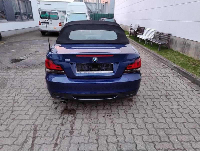 Gebraucht BMW 118 Cabriolet Shadowline 143 PS (105 kW) 2012 Blau Cabrio