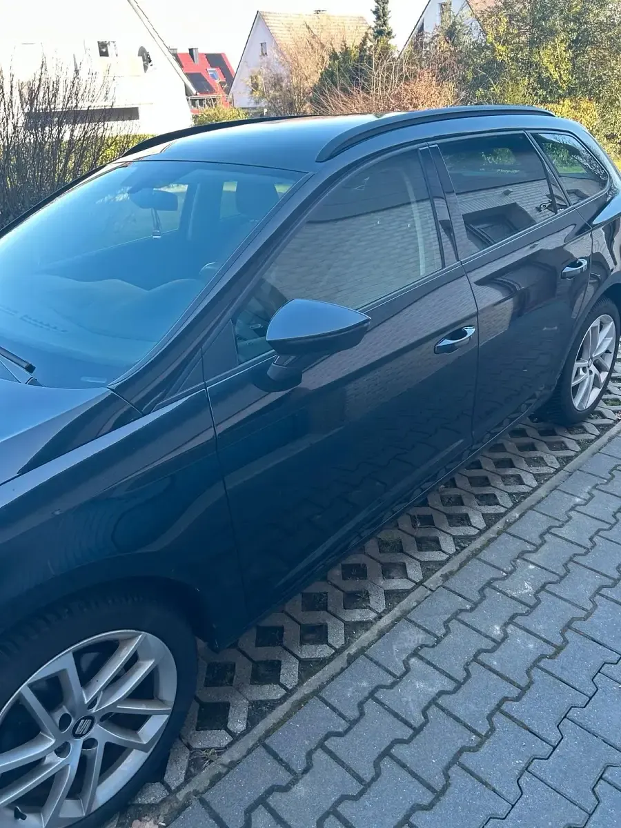 Używany Seat Leon 116 KM (85 kW) 2020 Czarny Kombi