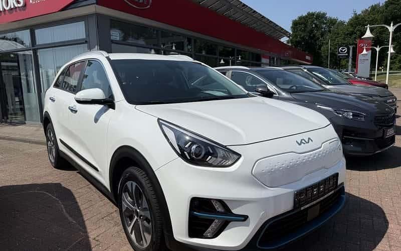 Weiß Gebraucht 2021 Kia e-Niro Vision SUV | 19.990 € (Fairer Preis) - Bild 1/4