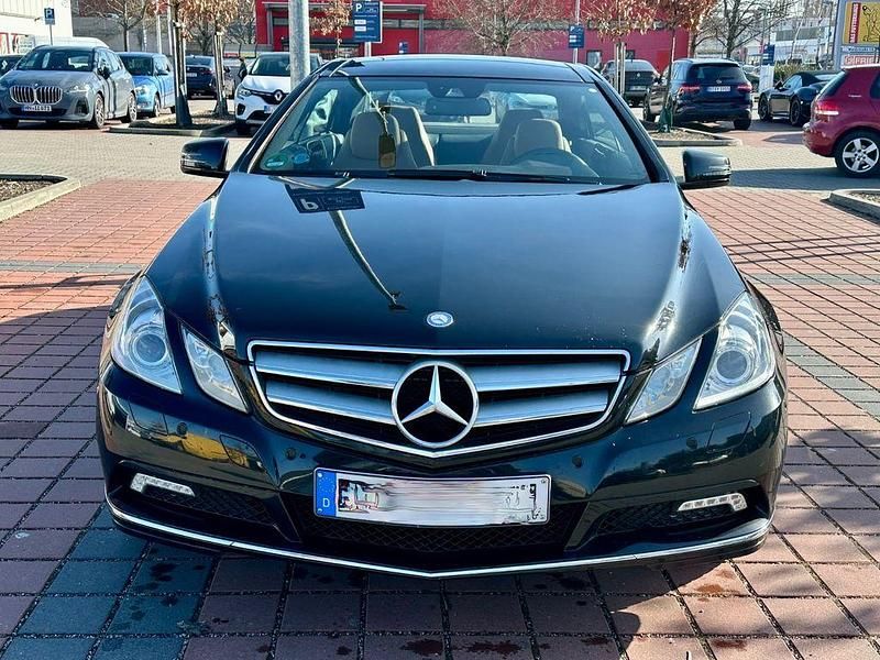 Gebraucht Mercedes E350 231 PS (169 kW) 2010 Schwarz Coupé