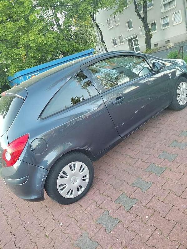 Używany Opel Corsa Edition 90 KM (66 kW) 2010 Hatchback