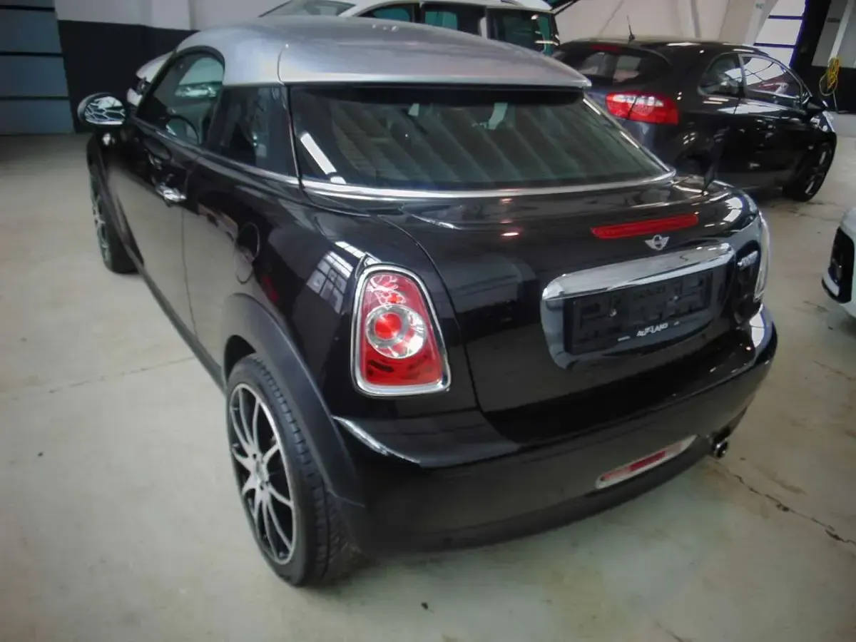 Gebraucht Mini Cooper Coupé 122 PS (89 kW) 2012 Midnight black metallic Coupé