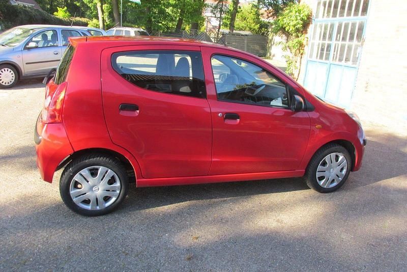 Rot Gebraucht 2010 Nissan Pixo Kleinwagen | 1.950 € (Teuer) - Bild 1/4