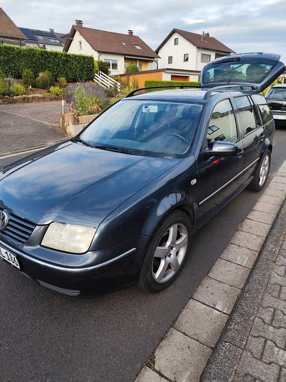 Blau Gebraucht 2002 VW Bora Limousine | 1.499 € (Guter Preis) - Bild 1/4