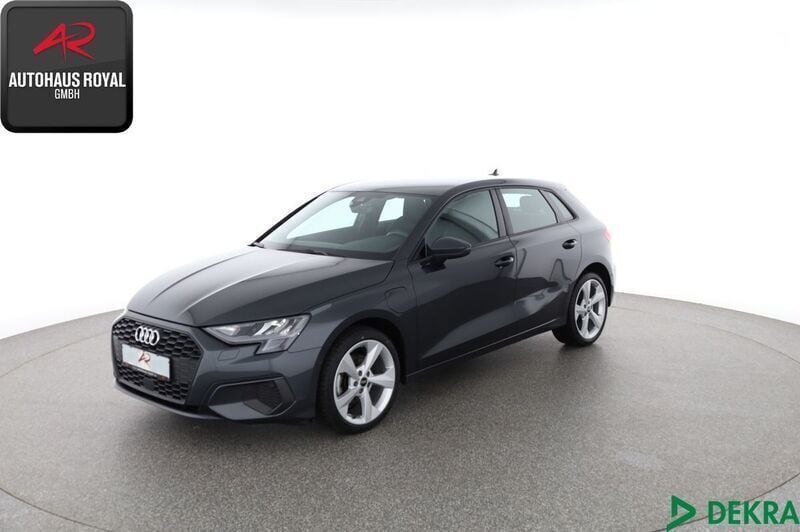 Grau Gebraucht 2022 Audi A3 Sportback e-tron S-Line Limousine | 24.680 € (Guter Preis) - Bild 1/4