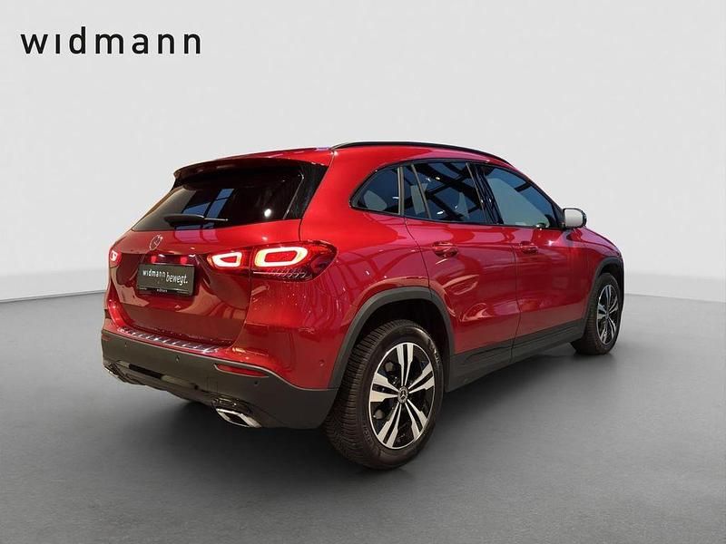 Gebraucht Mercedes GLA200 Progressive 163 PS (119 kW) 2020 Manufaktur lack manufaktur patagonienrot metallic SUV
