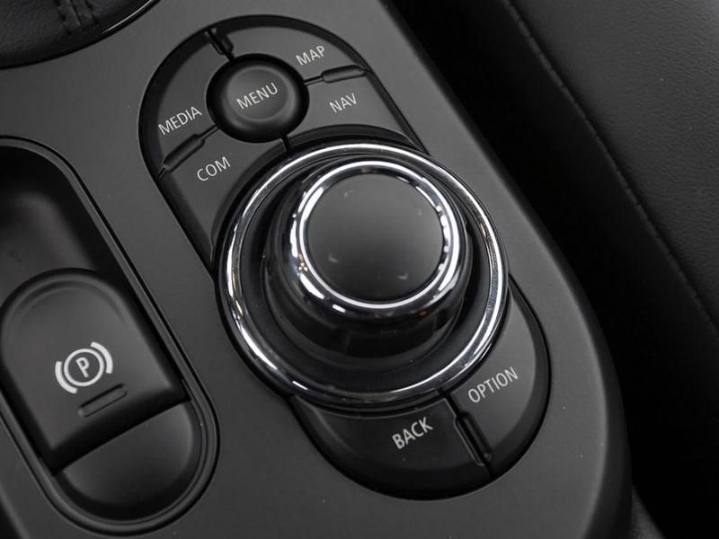 Gebraucht Mini Cooper SE Classic 135 kW (184 PS) 2023 Schwarz Kleinwagen