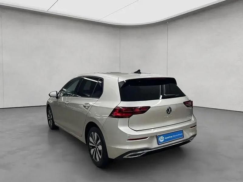 Gebraucht VW Golf VIII Life 131 PS (96 kW) 2024 Silber Limousine