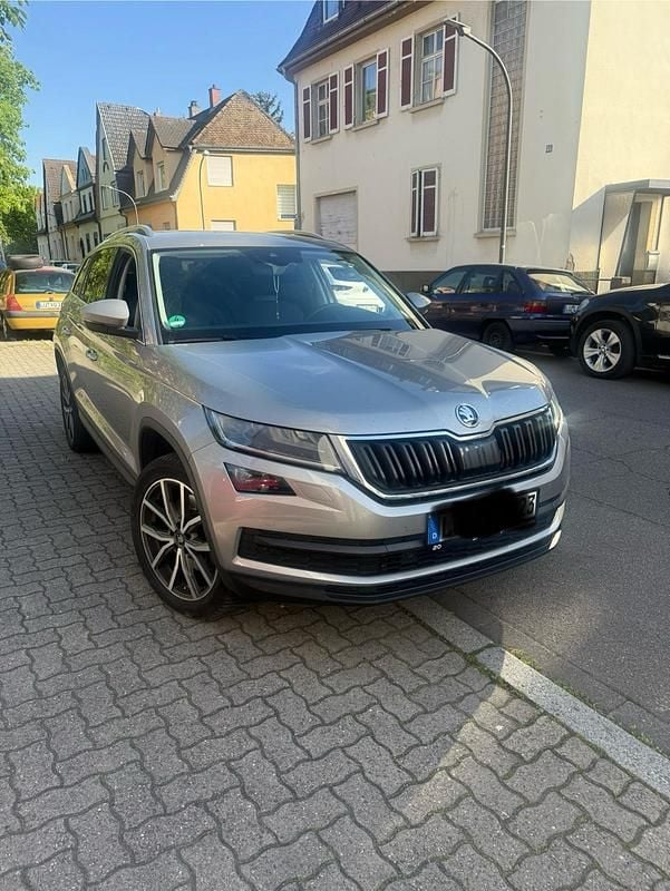 Andere farben Gebraucht 2018 Skoda Kodiaq SUV | 19.500 € (Superpreis) - Bild 1/4
