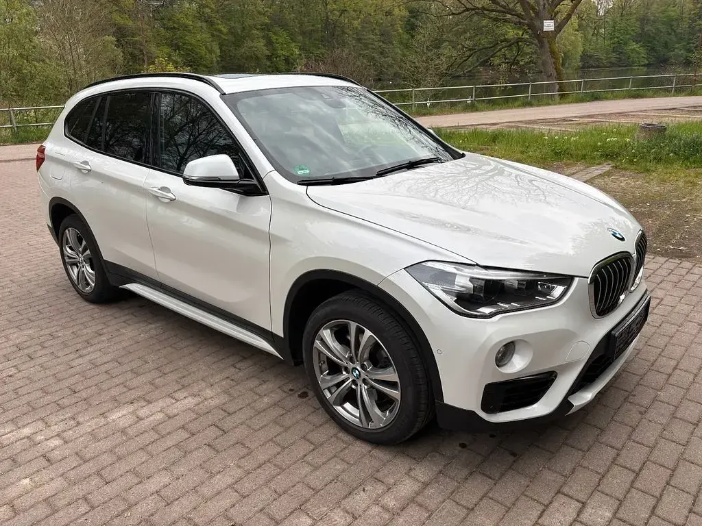 Gebraucht BMW X1 Sport Line 190 PS (139 kW) 2017 Weiß SUV