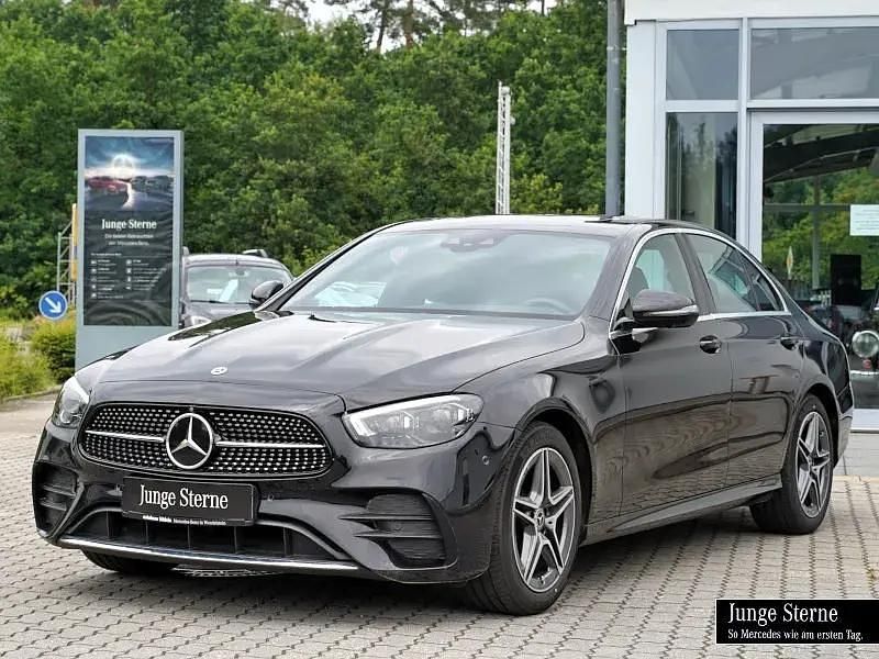 Metalliclack obsidianschwarz Gebraucht 2021 Mercedes E300 AMG Limousine | 43.888 € (Teuer) - Bild 1/4
