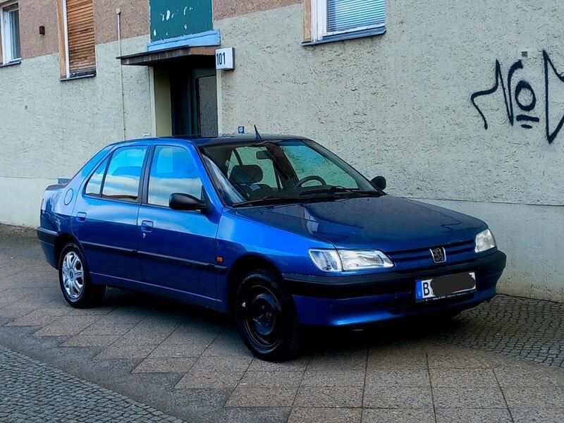 Blau Gebraucht 1996 Peugeot 306 Limousine | 1.999 € (Fairer Preis) - Bild 1/4