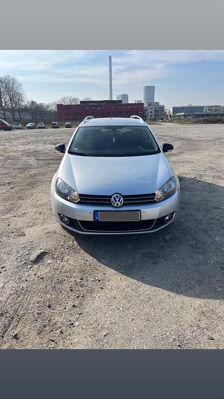 Gebraucht VW Golf VII 105 PS (77 kW) 2012 Silber Kombi