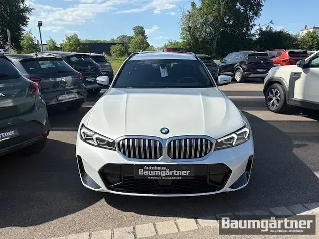 Gebraucht BMW 330 M Sport 245 PS (180 kW) 2025 Weiß Kombi