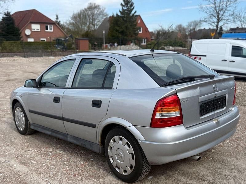 Gebraucht Opel Astra Comfort 84 PS (61 kW) 2001 Silber Limousine