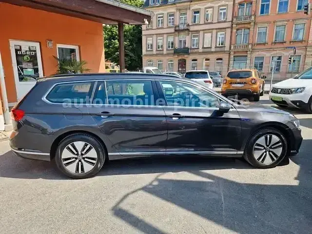 Gebraucht VW Passat GTE 156 PS (114 kW) 2022 Mangangrau (metallic) Kombi
