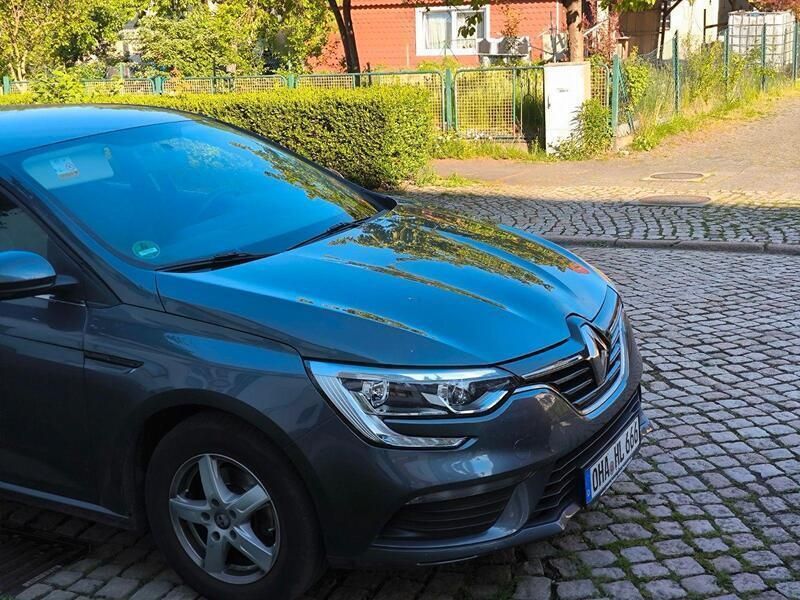 Grau Gebraucht 2019 Renault Mégane GrandTour Life Kombi | 9.500 € (Superpreis) - Bild 1/4