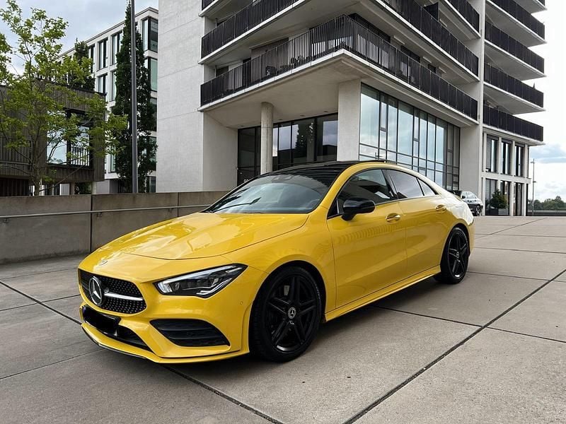Gelb Gebraucht 2019 Mercedes CLA220 AMG line Limousine | 24.999 € (Guter Preis) - Bild 1/4