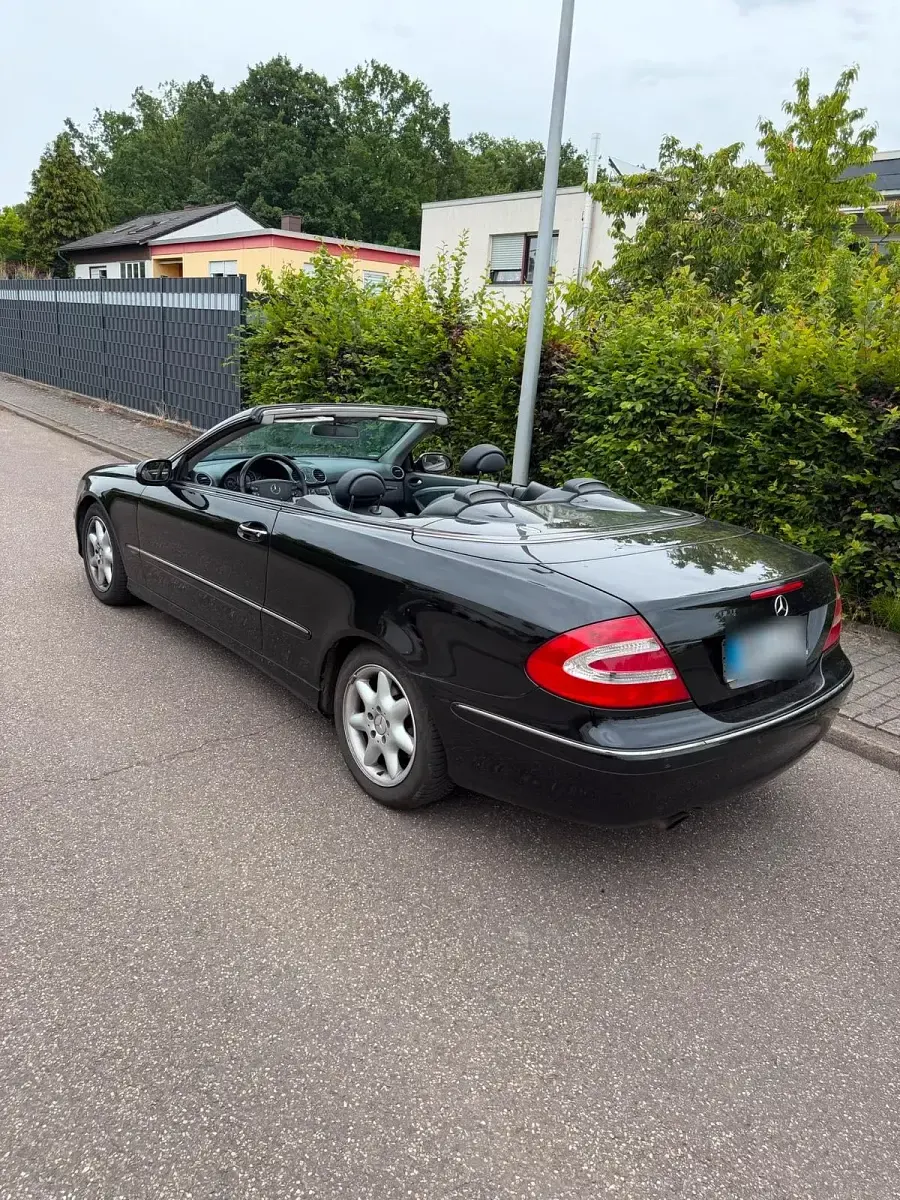 Gebraucht Mercedes CLK200 163 PS (119 kW) 2004 Schwarz Cabrio