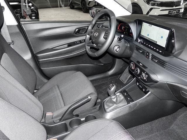 Neu Hyundai i20 Select 101 PS (74 kW) 2025 Phantom black Limousine