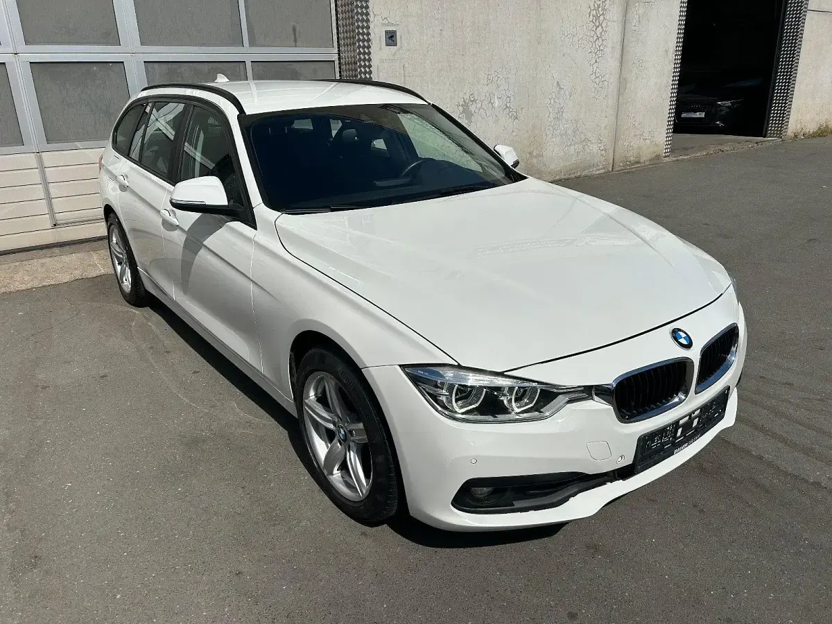 Gebraucht BMW 318 Advantage 150 PS (110 kW) 2018 Weiß Kombi