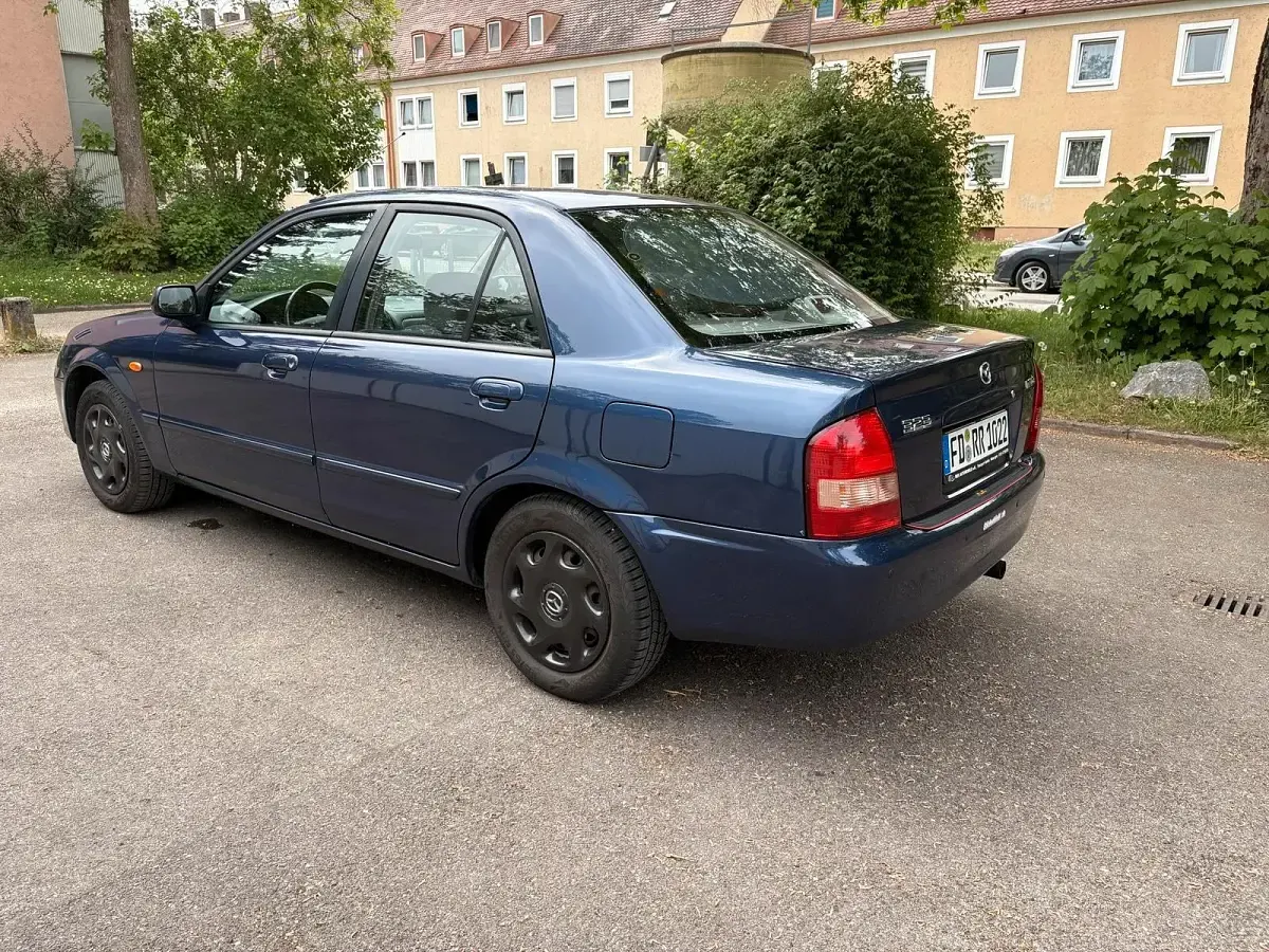 Brugt Mazda 323 95 HK (69 kW) 2002 Andere farben Sedan
