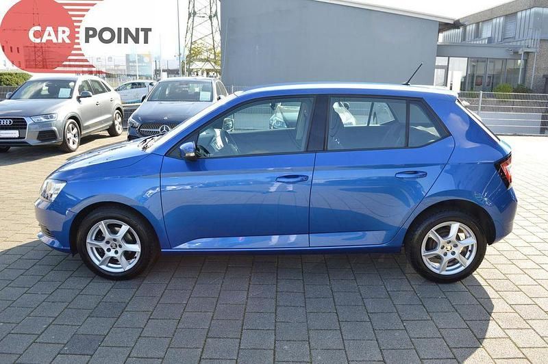 Gebraucht Skoda Fabia 60 PS (44 kW) 2018 Raceblau metallic Kleinwagen