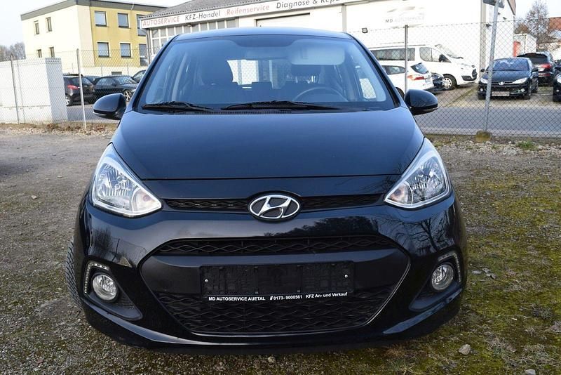 Gebraucht Hyundai i10 Edition 87 PS (63 kW) 2014 Schwarz Kleinwagen