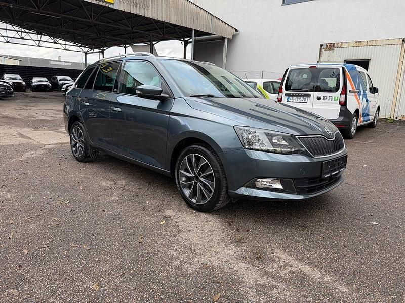 Grau Gebraucht 2016 Skoda Fabia Kleinwagen | 10.800 € (Fairer Preis) - Bild 1/4