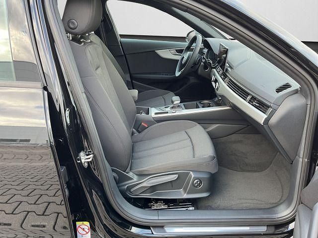 Gebraucht Audi A4 Ambiente 150 PS (110 kW) 2024 Mythosschwarz metallic (metallic) Kombi