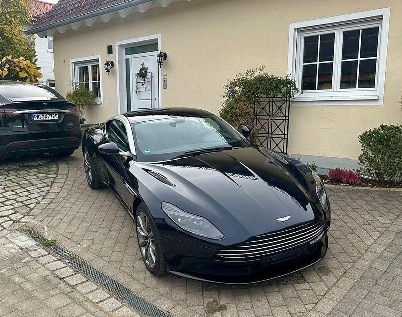 Schwarz Gebraucht 2018 Aston Martin DB11 Coupé | 118.999 € (Superpreis) - Bild 1/4