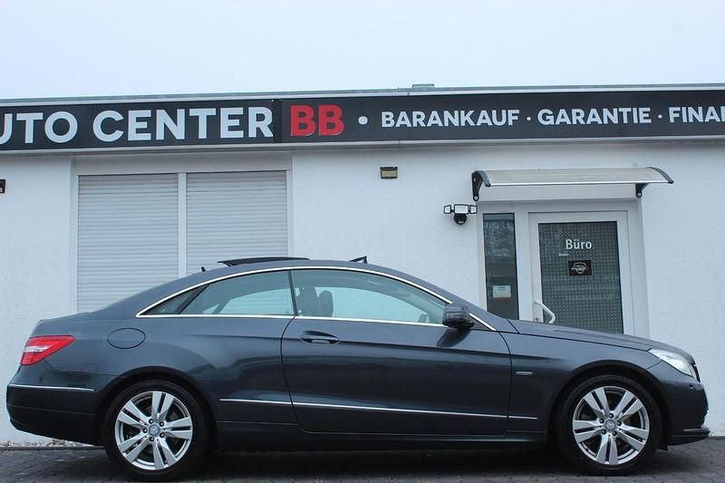 Gebraucht Mercedes E200 184 PS (135 kW) 2011 Grau Coupé