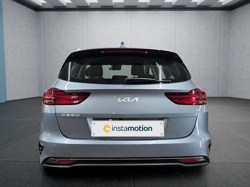 Gebraucht Kia Ceed 120 PS (88 kW) 2023 Silber Kleinwagen